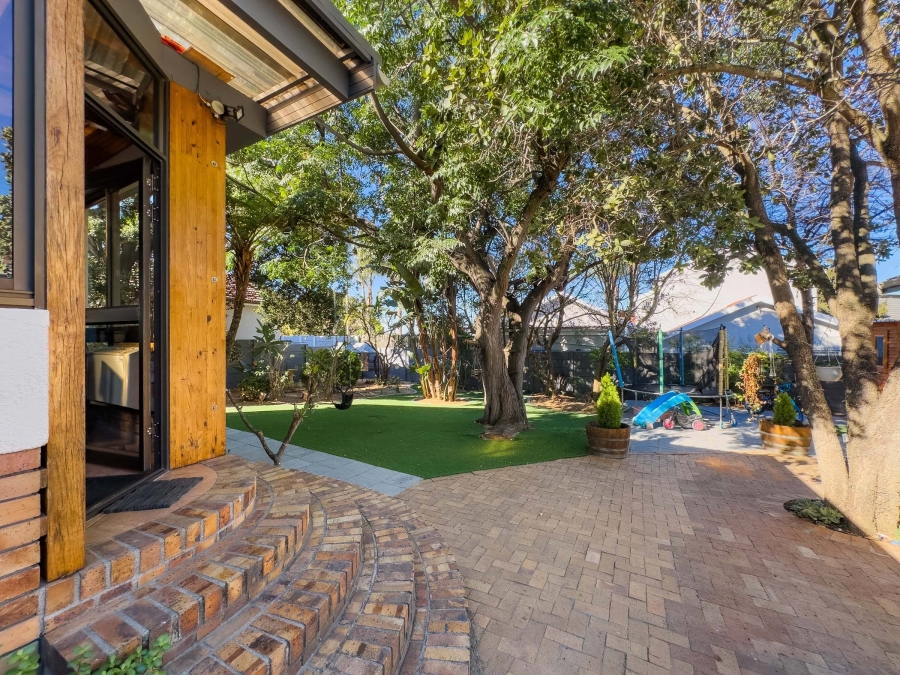 5 Bedroom Property for Sale in La Rochelle Western Cape